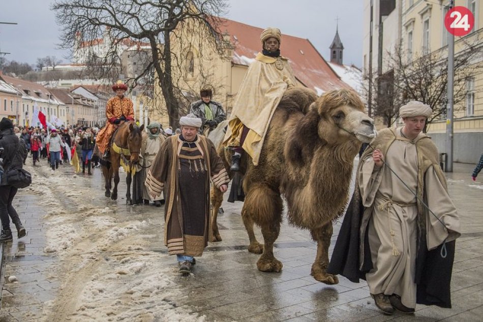AVA V Uliciach Bratislavy Zvierat Aj Koledn ci Bud S as ou ava-v-uliciach-bratislavy-zvierat-aj-koledn-ci-bud-s-as-ou